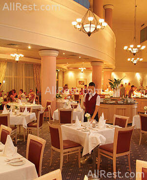 Louis Imperial Beach Hotel 12